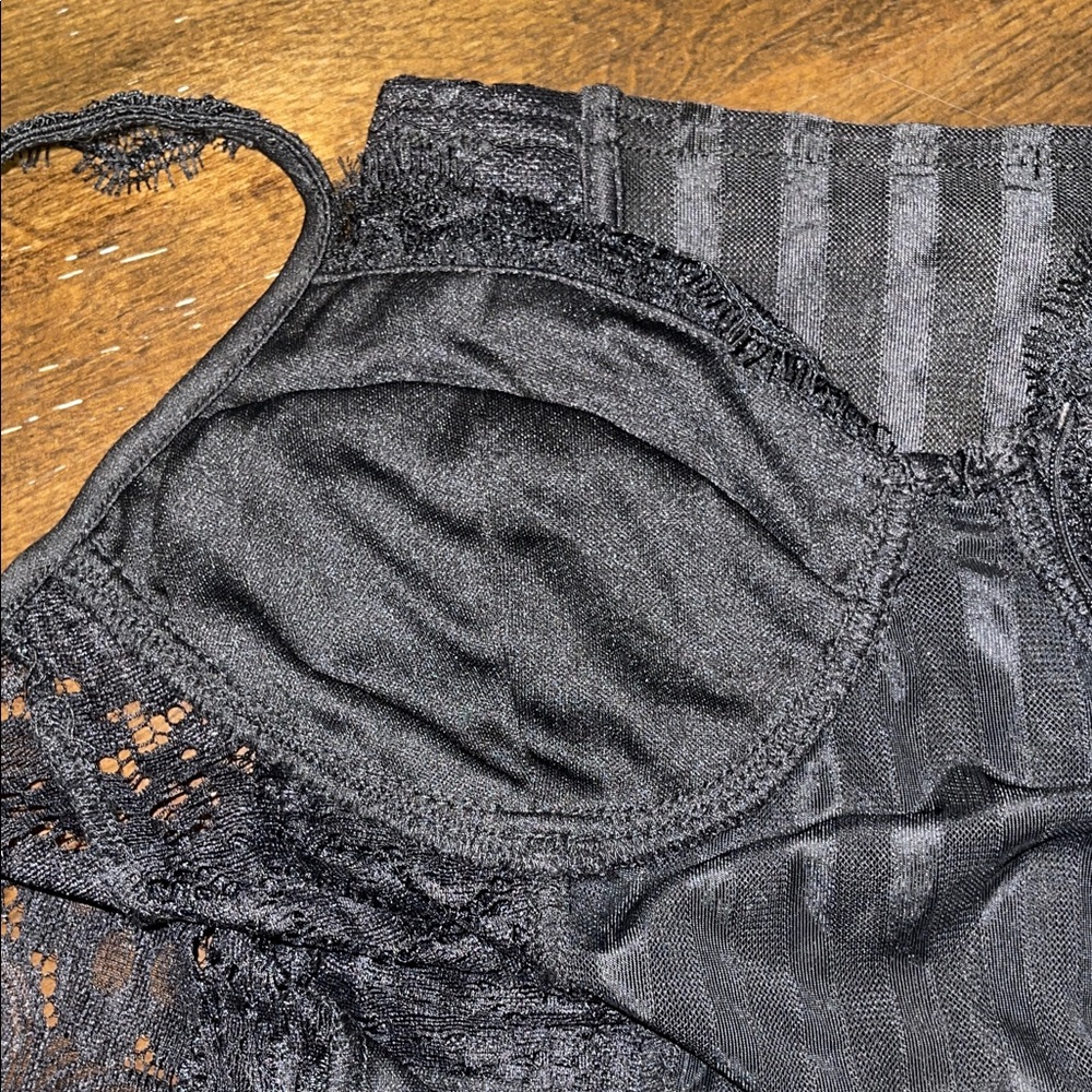 4 for $40 - PrettyLittleThing Black Lace Dress - Picture 13 of 14